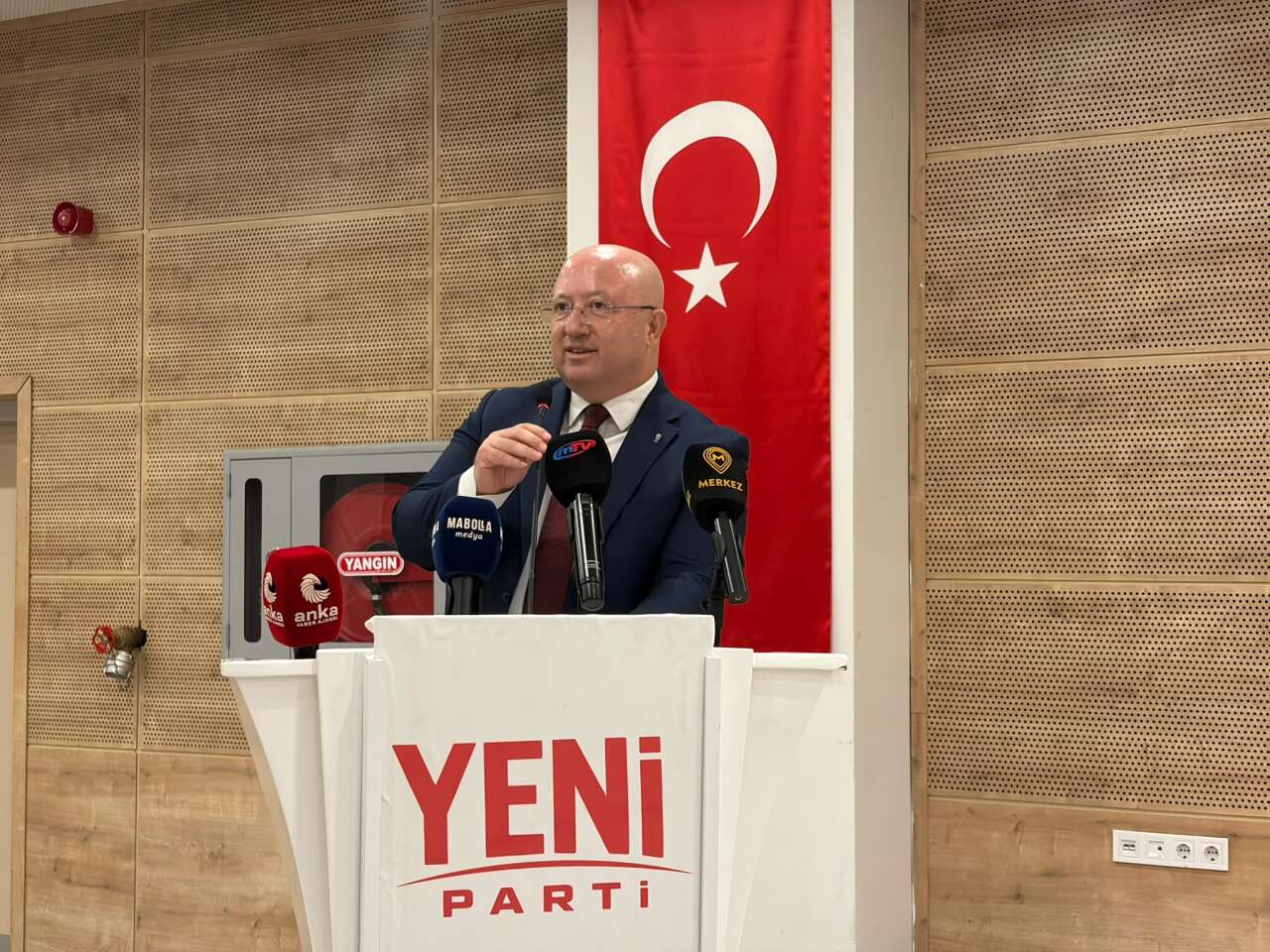 Menteşe’de Yeni Parti Ön Seçimi Başladı: İki Aday Başkanlık İçin Yarışıyor 9